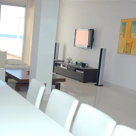 Pallinion Beachfront Apartamento *